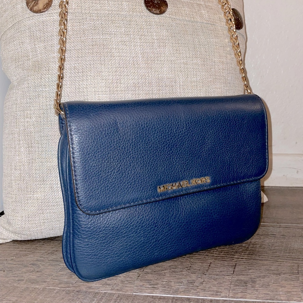 CLASSY BLUE MICHAEL KORS CROSSBODY